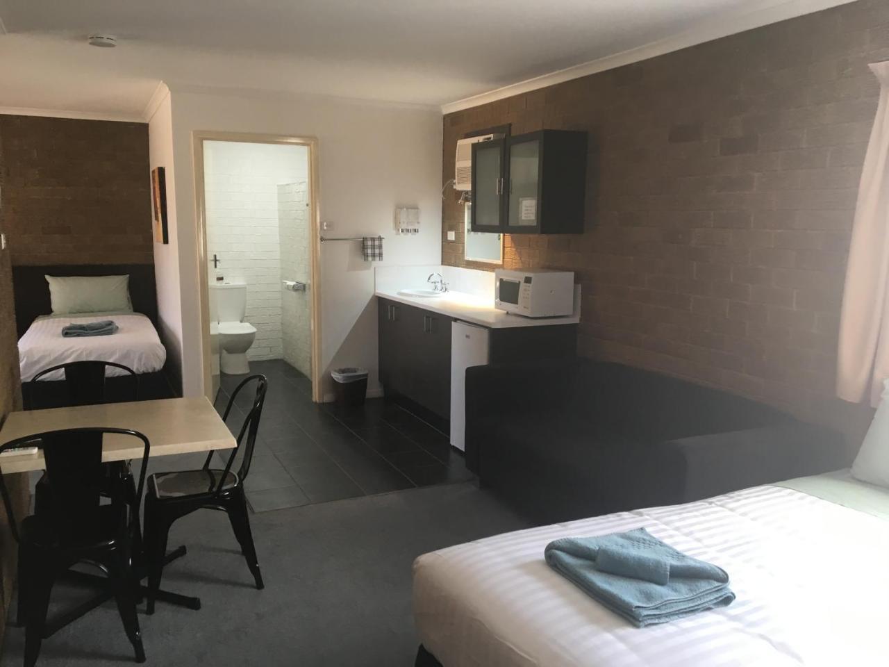 Camellia Motel Narrandera Exterior foto